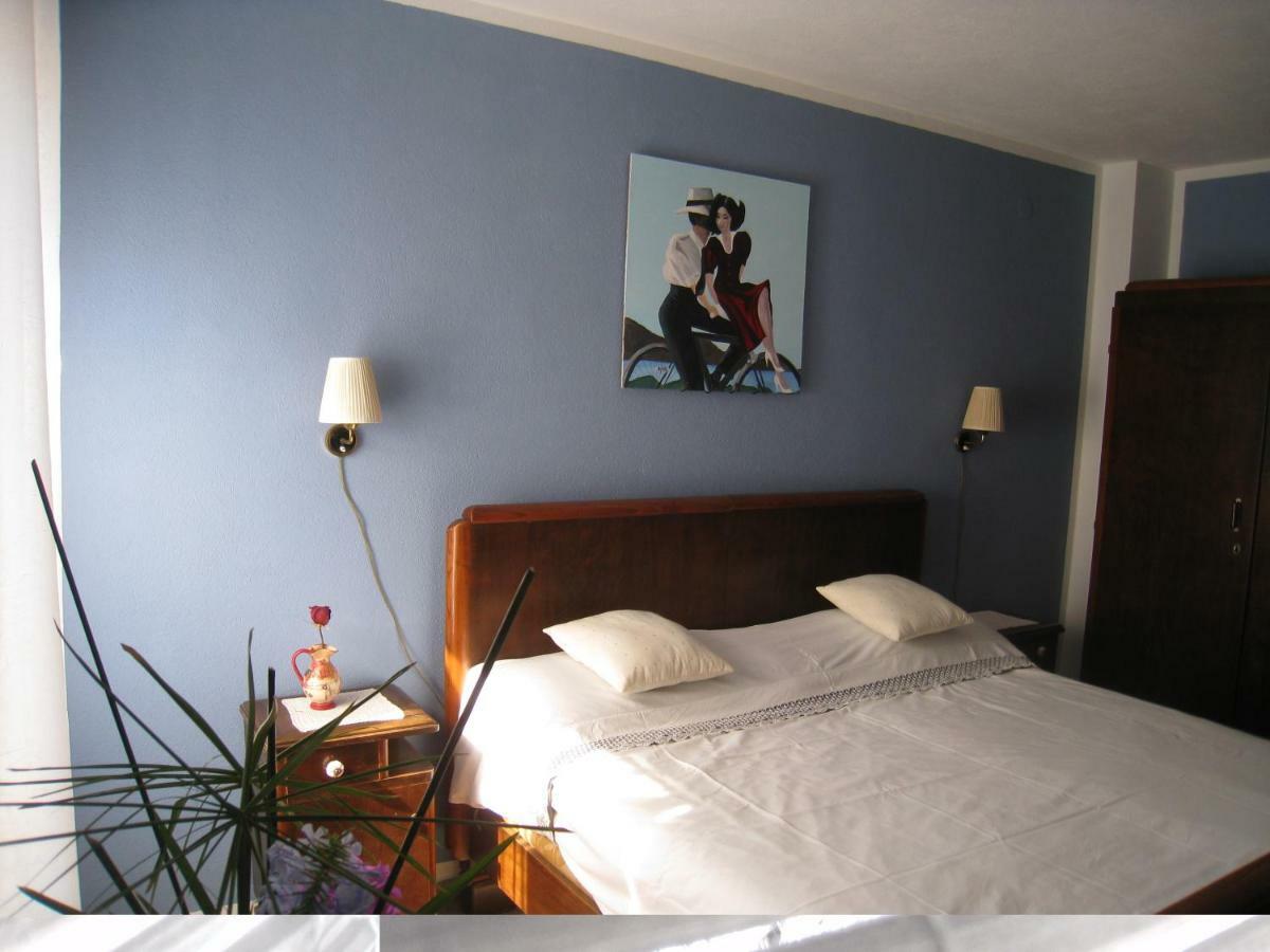 Appartement Yellow House *