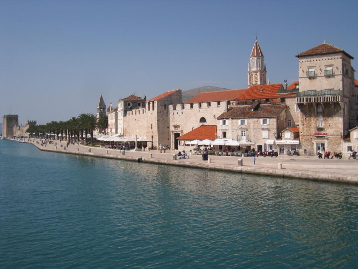 Yellow House Trogir